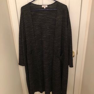 LuLaRoe Medium Black & Gray Mermaid Sarah